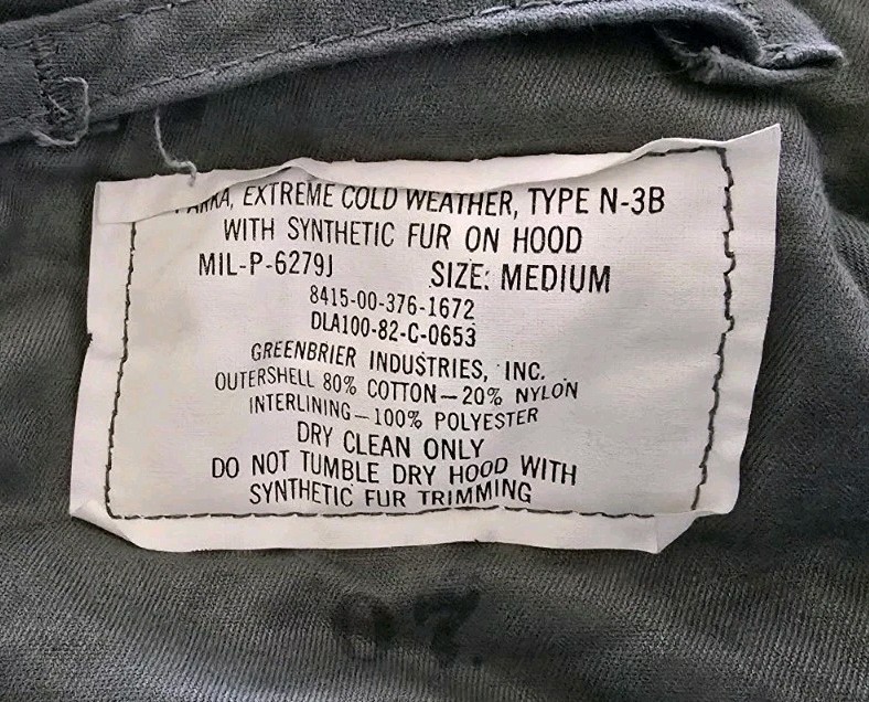 Extreme Cold Weather Type N-3B Parka USGI MEDIUM. NEVER WORN!