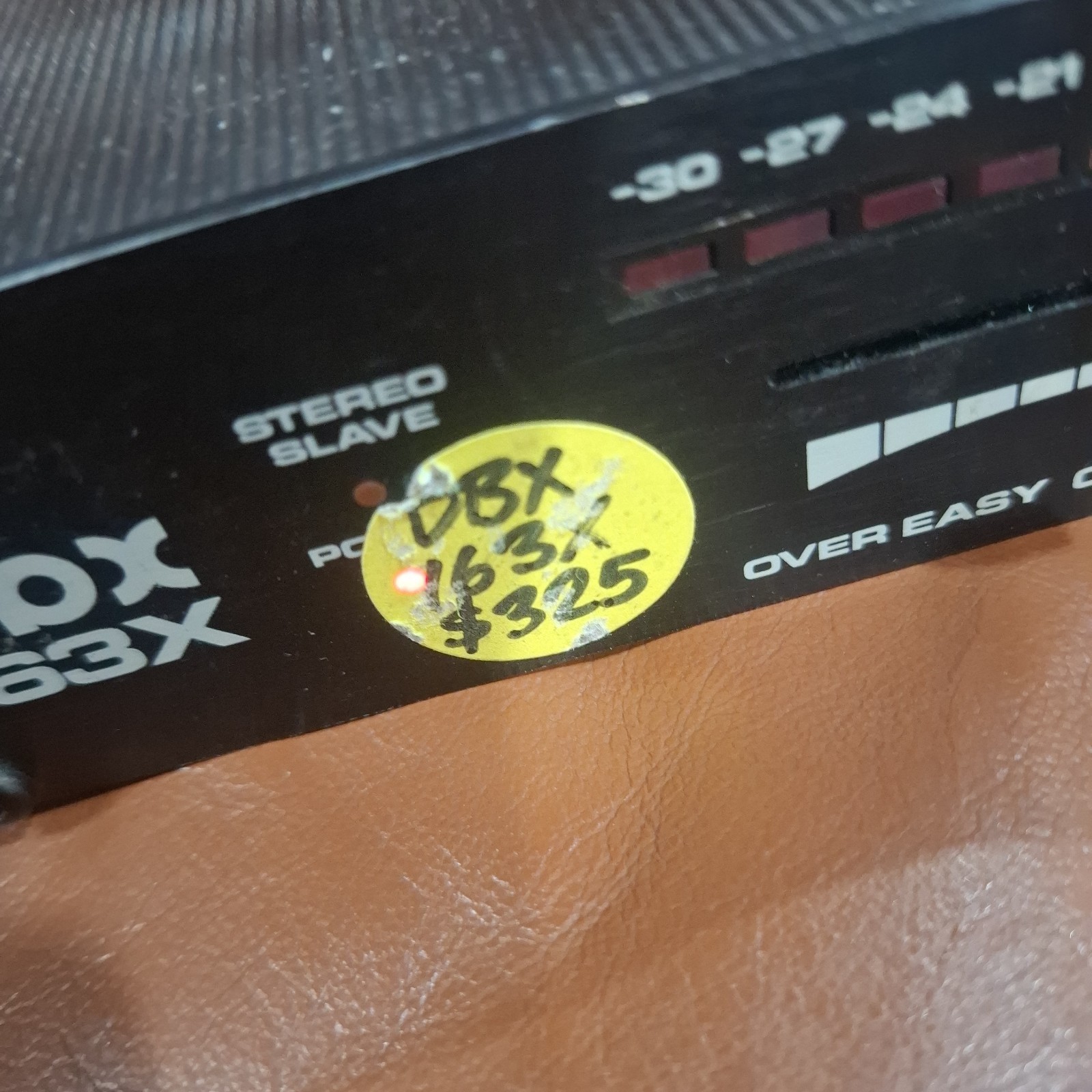 dbx 163X Over Easy Compressor/Limiter Rack Mount Analog 1U Stereo Slave