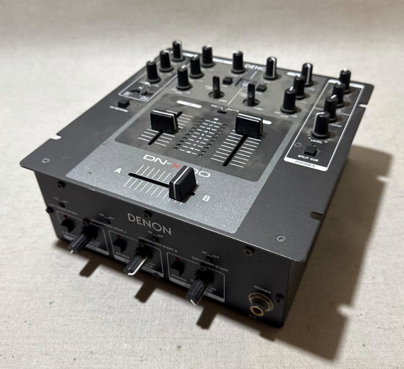 DENON DN-X100 DJ MIXER 2ch 3-Band EQ LINE IN x4 PHONO IN x2 MIC IN x1 AC100V