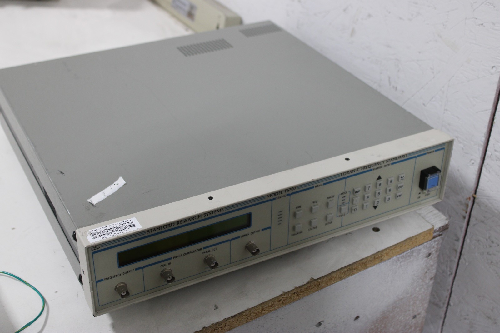 Stanford Research Systems SRS FS700 Loran-C Frequency Standard