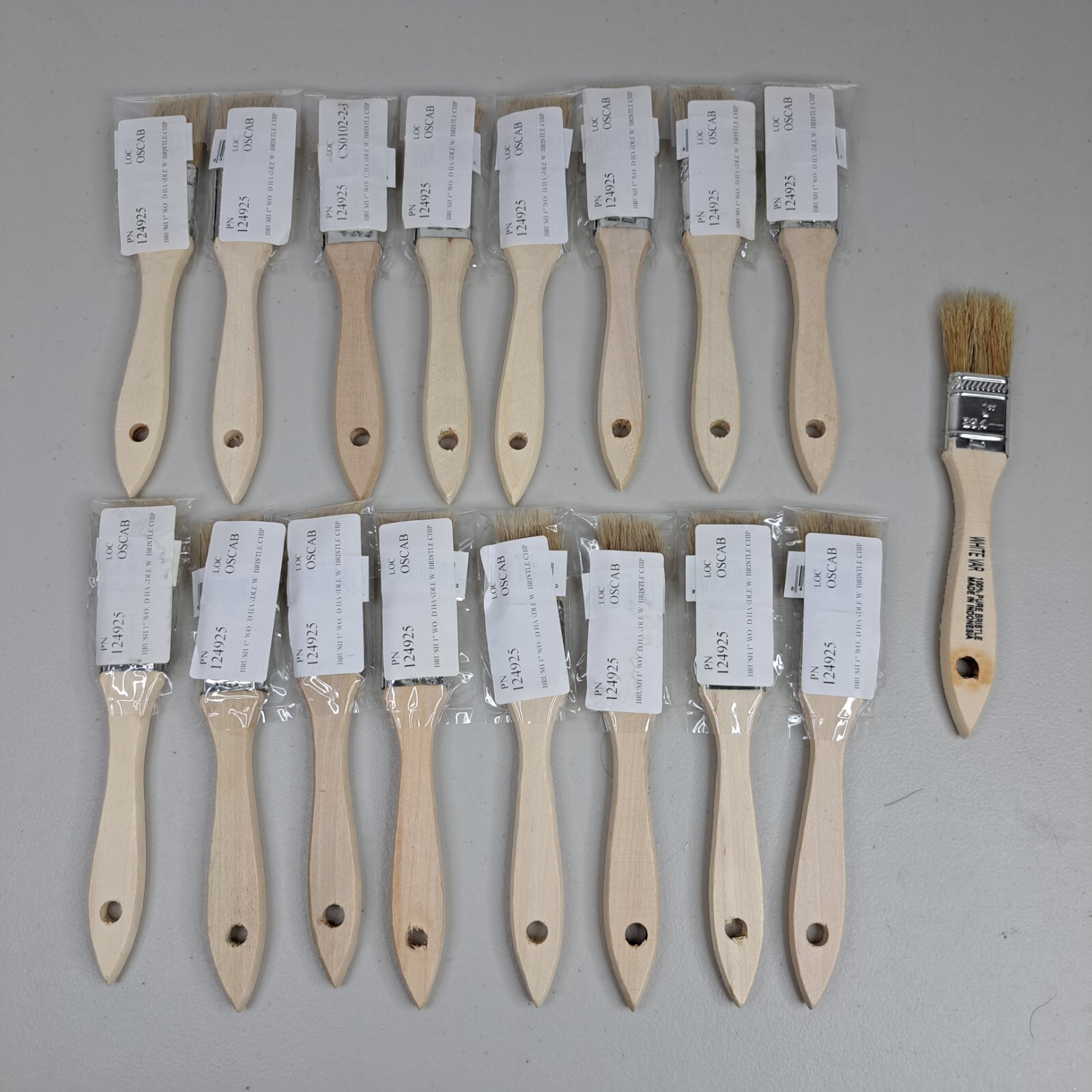 Lot Of 17 1" Wooden Handle Chip Paint Brush Set PN 124925