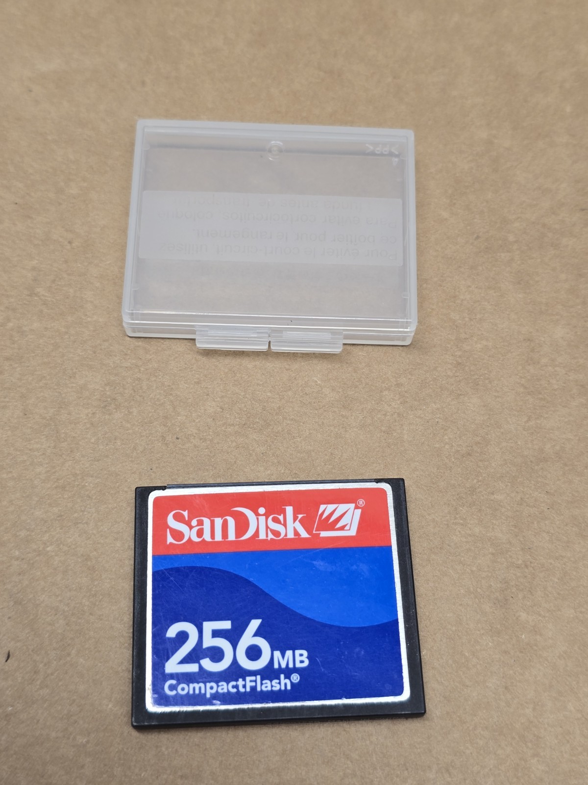 256MB SanDisk CompactFlash CF Memory Card SDCFJ With Case / Free Fast Shipping.