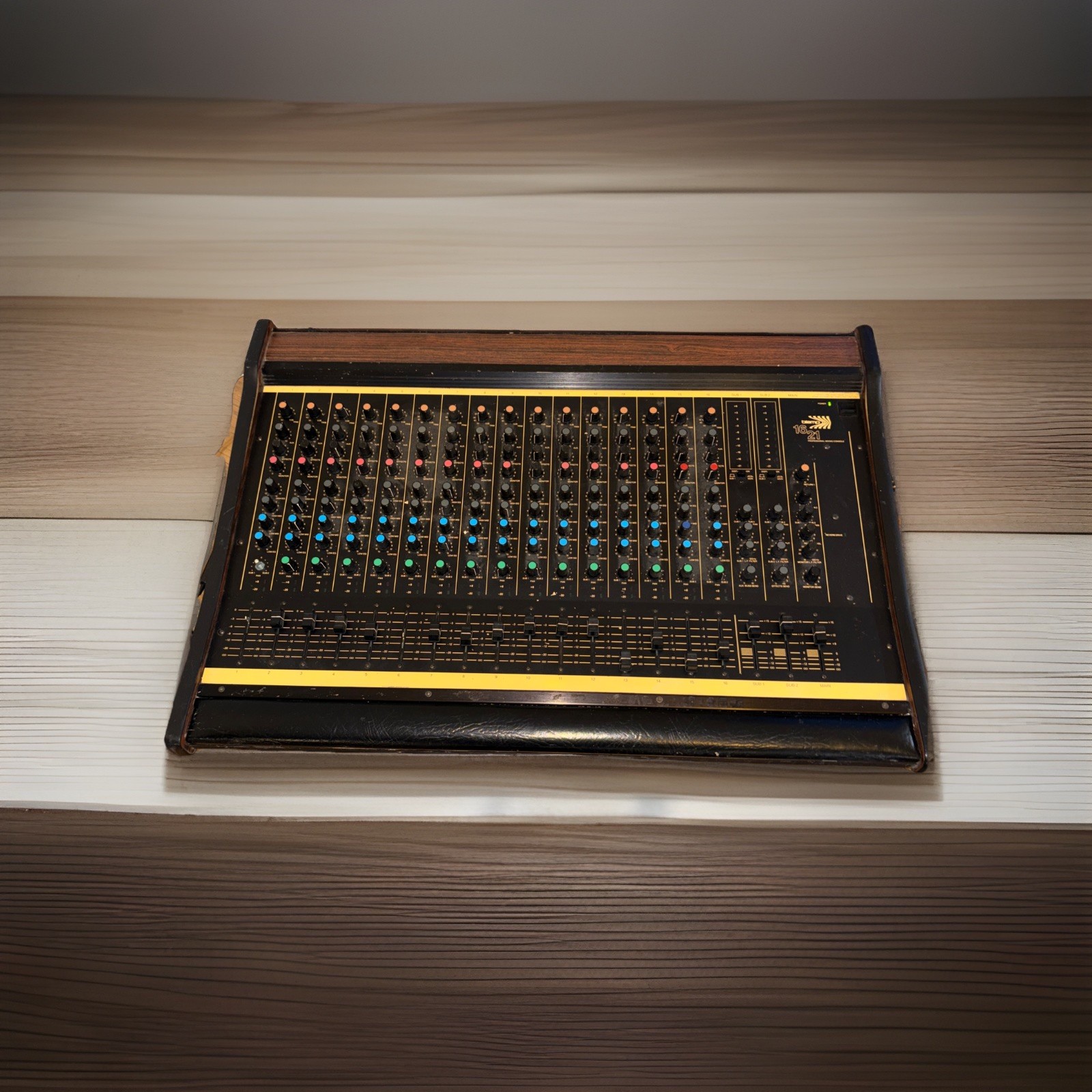 Biamp 1621 Professional Mixing Console
