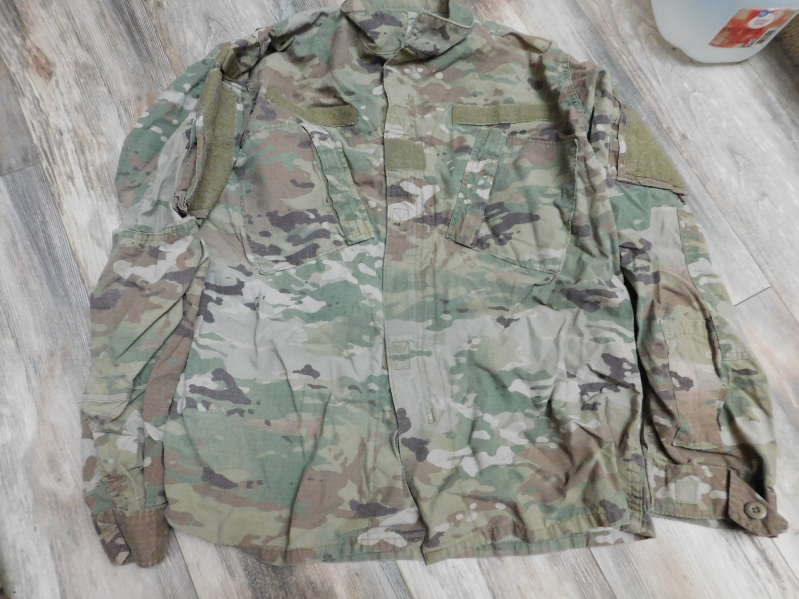 US ARMY OCP FLAME RESISTANT COAT SZ MEDIUM -REGULAR
