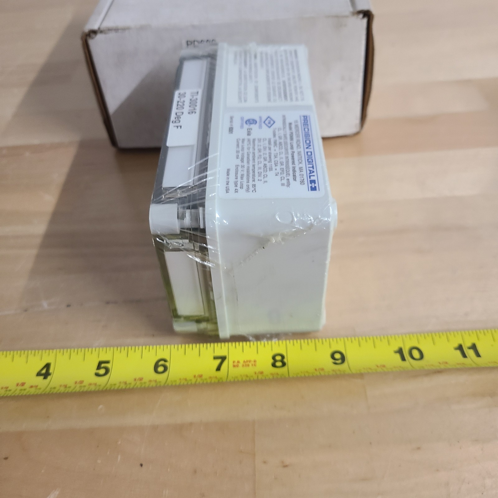 PD686 Loop-Powered NEMA 4X Intrinsically Safe & Nonincendive Digital Meter 30-22