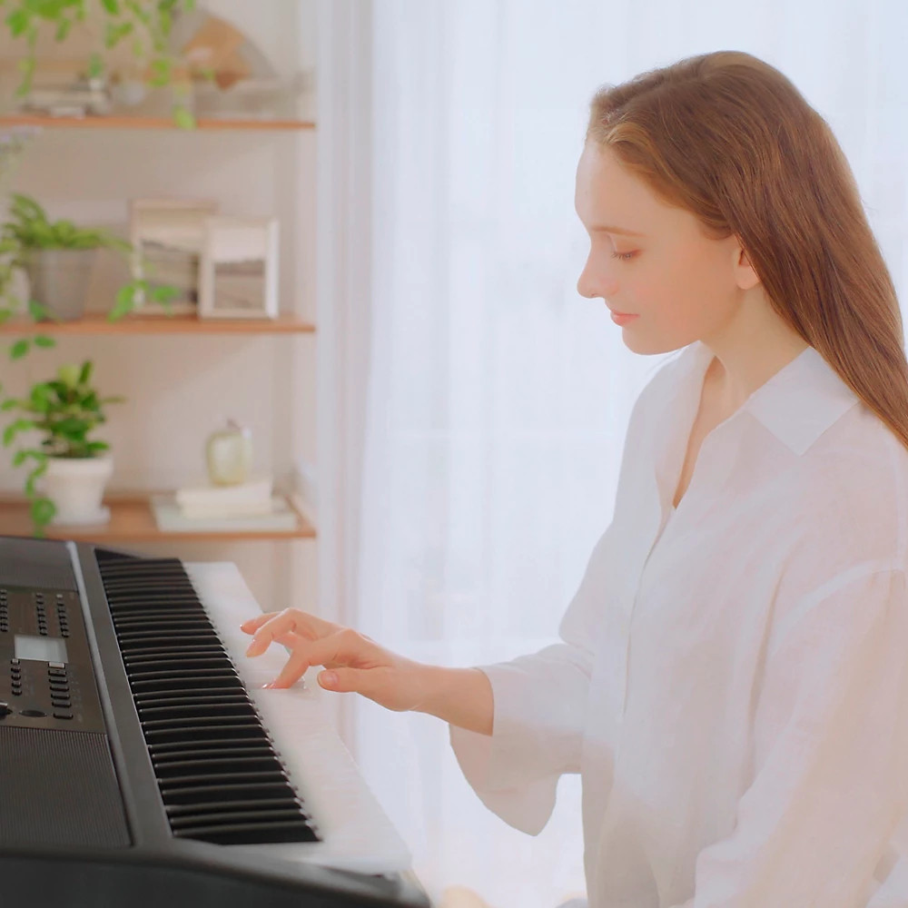 Yamaha YPT-W320 76-Key Portable Keyboard