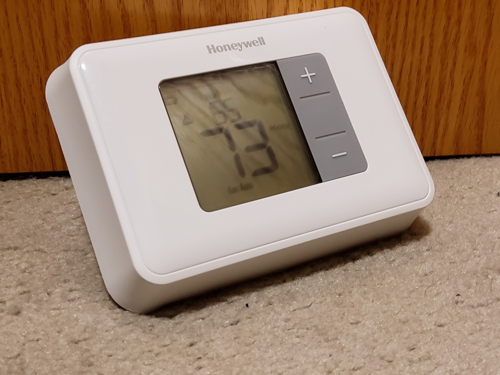 Honeywell RTH5160D1003 Simple Display Non-Programmable Thermostat EUC