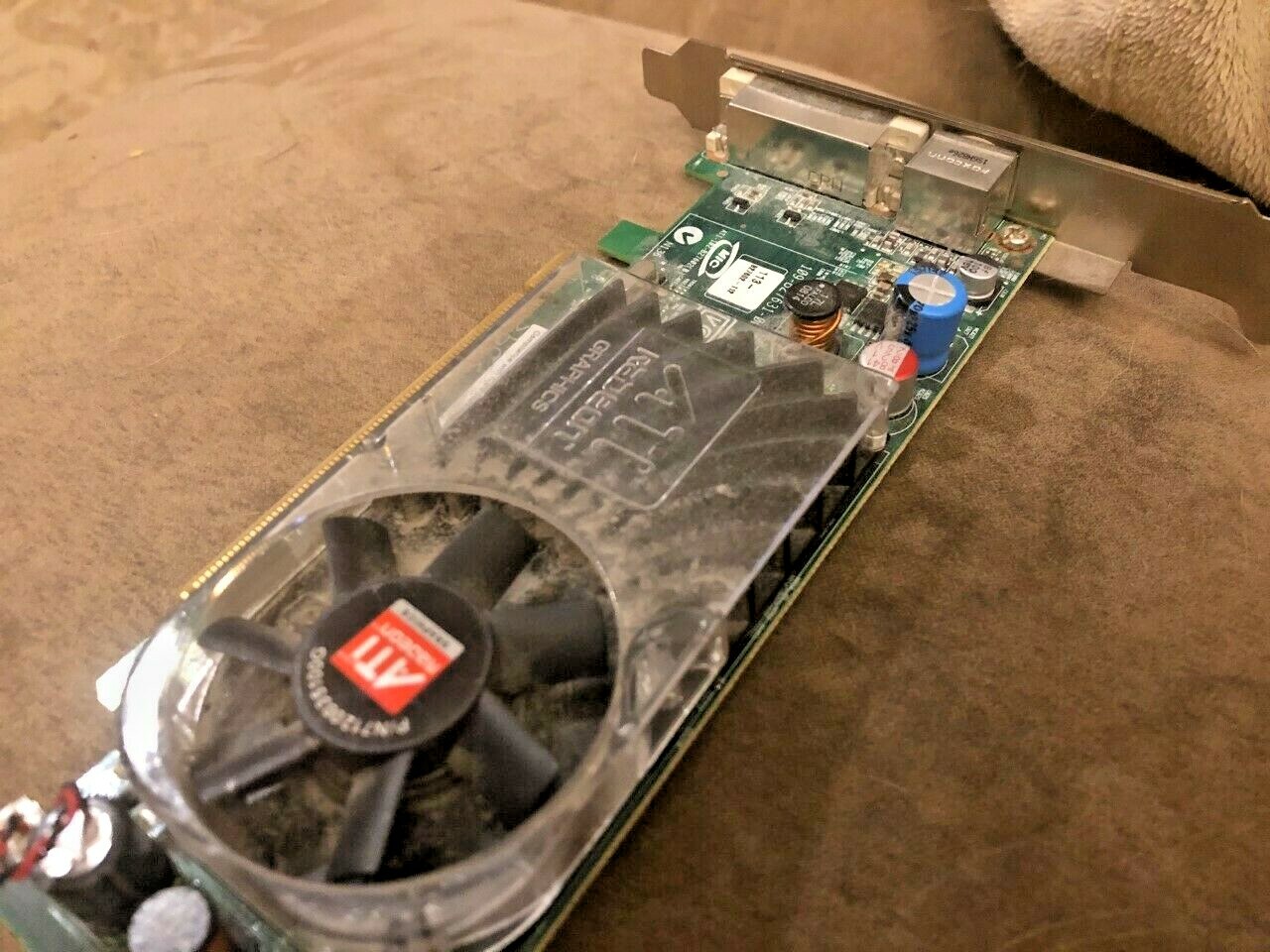 Radeon ATI-102-B27602 (B) 102-B2760201-Graphics Card