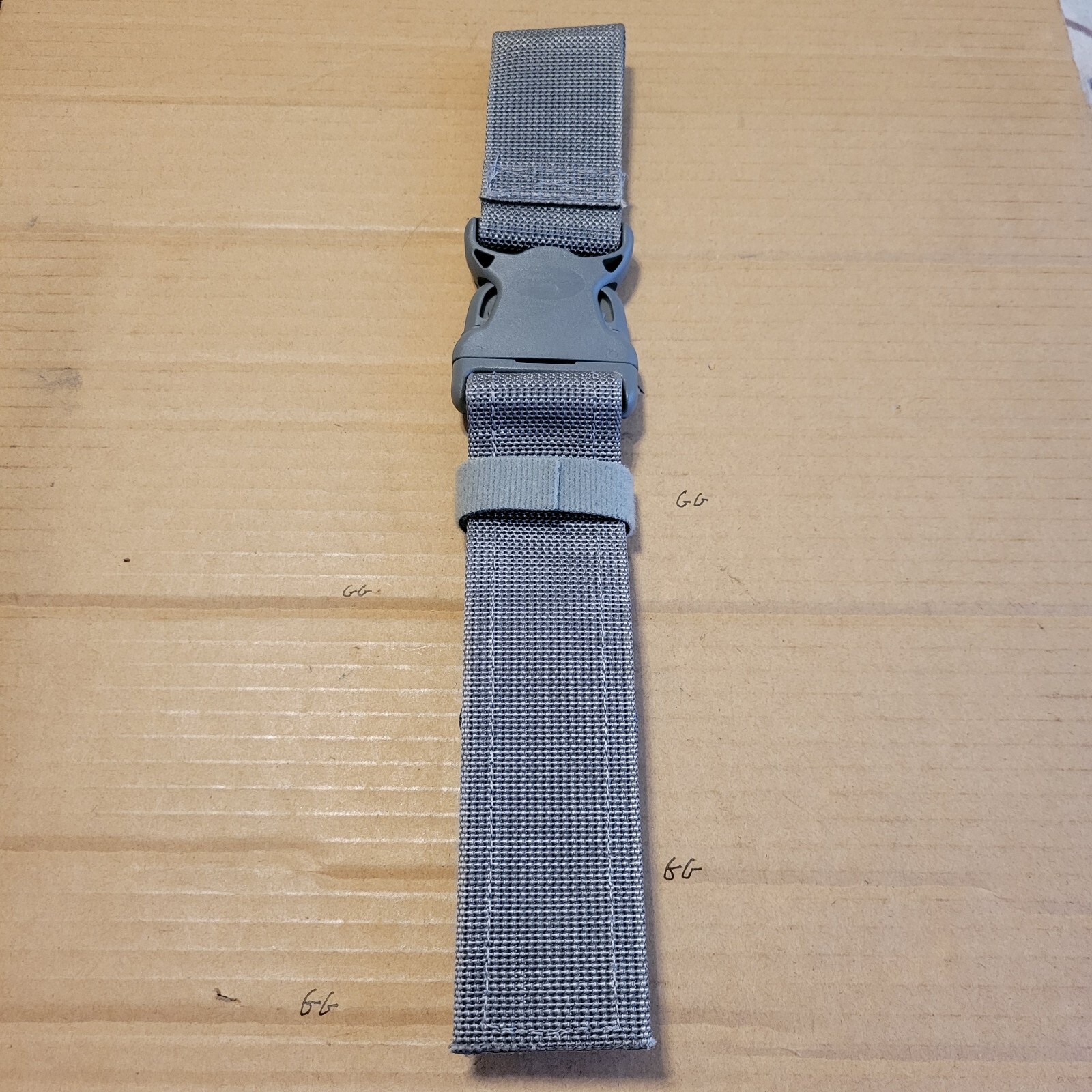 SAFARILAND 6005-11 FOL. GREEN VERTICAL QUICK RELEASE STRAP FOR LEG SHROUD NEW