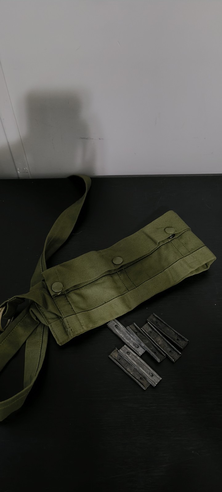 British Or Australian L1A1 SLR 5 Stripper Clip & AUST/MK1 Cloth Bandolier