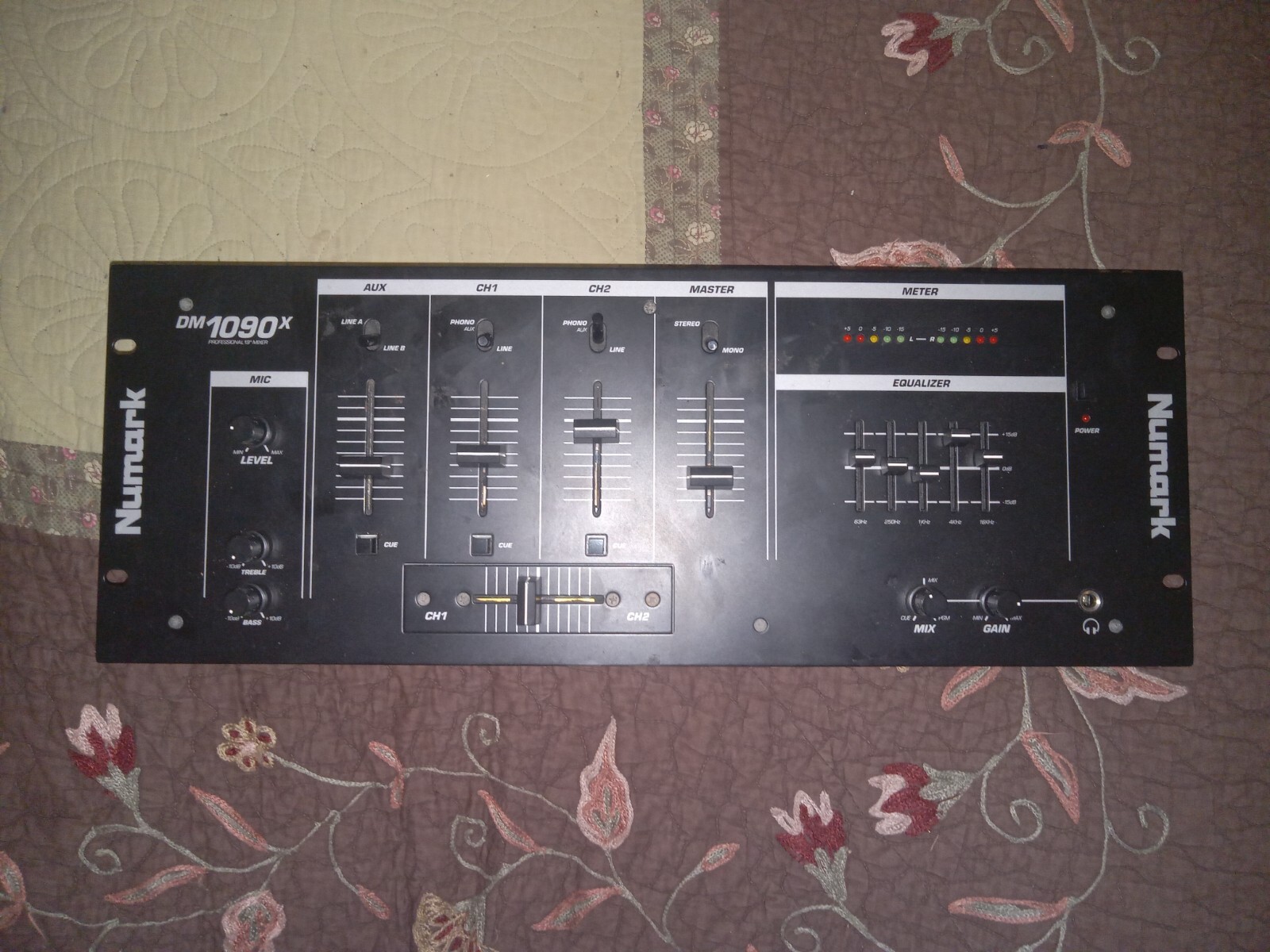 Numark DM1090X Preamp Professional 19” Mixer No Cord!