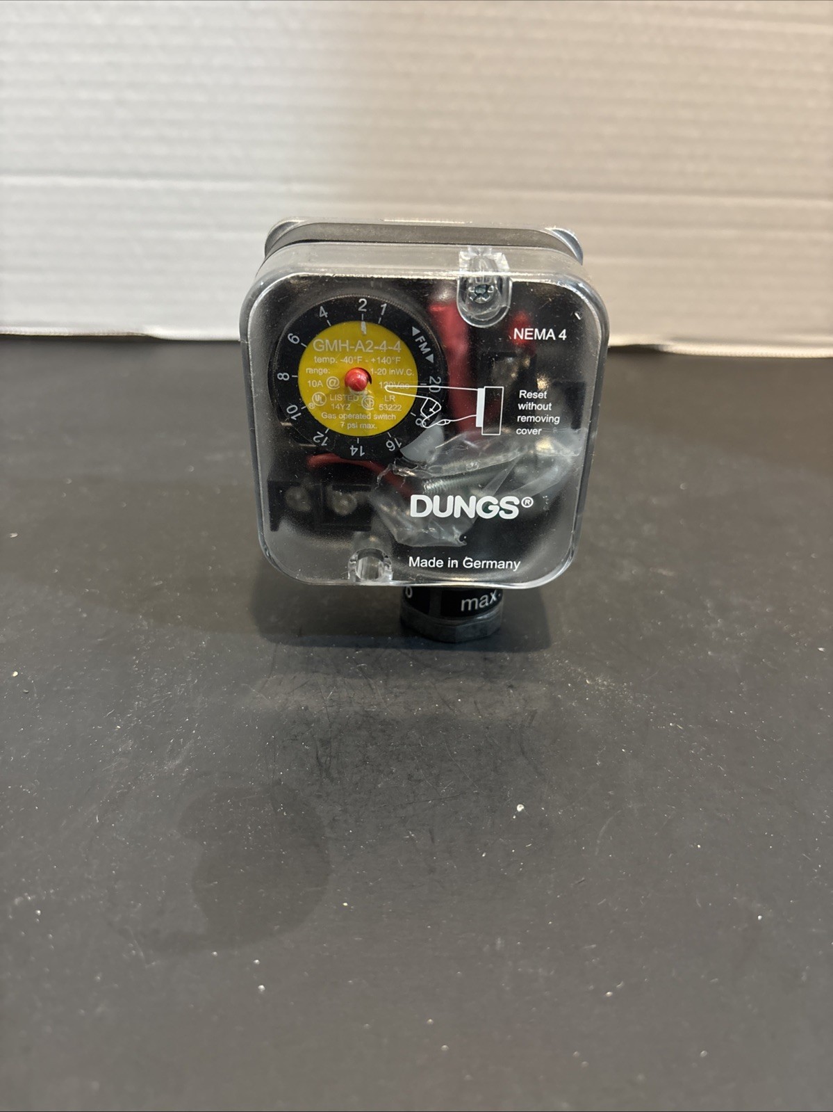DUNGS 266924 / 266924 (BRAND NEW) NOS