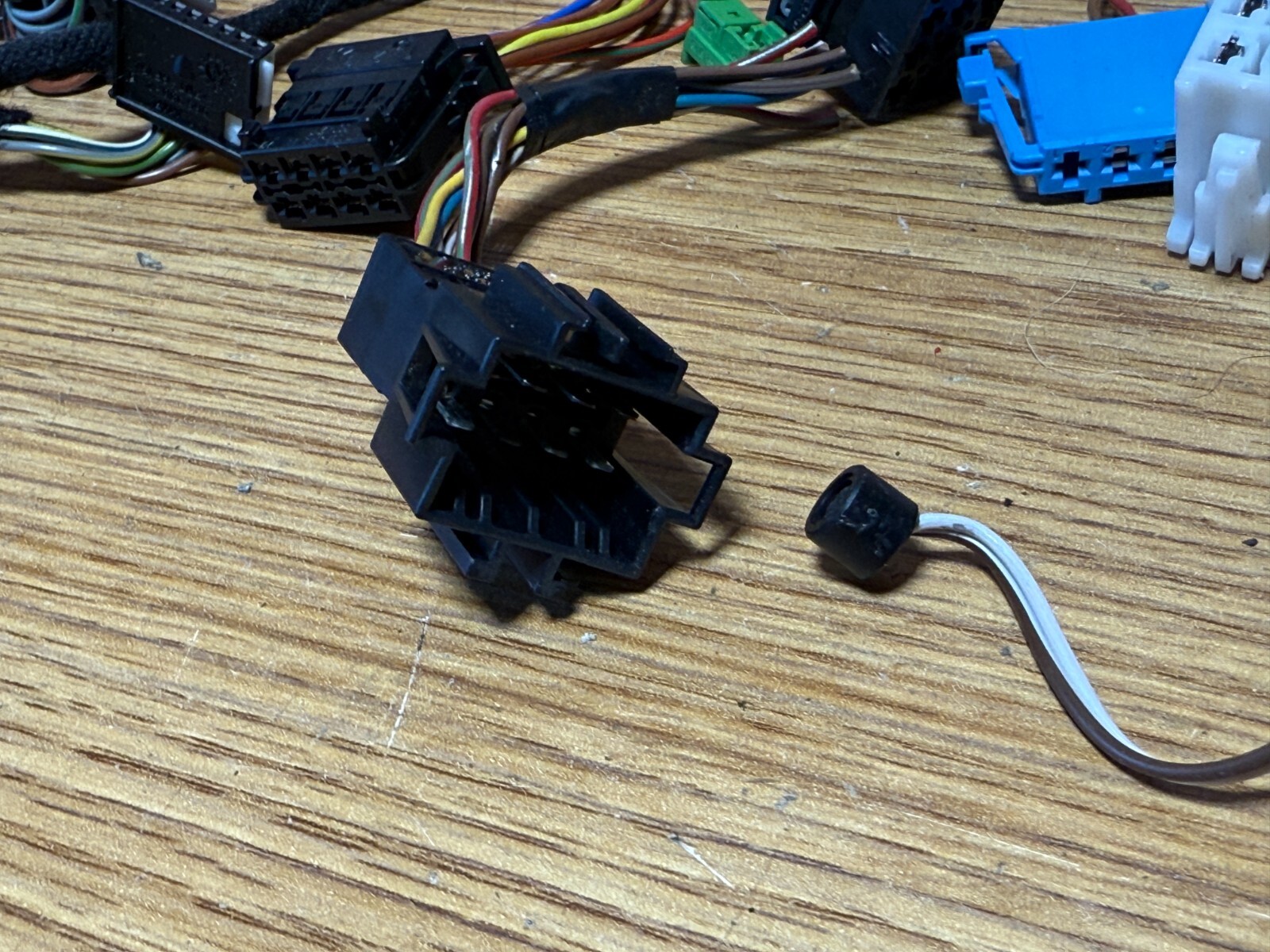 Mercedes-Bens Wiring From 2003 E320 W211 Bag 4 Wiring