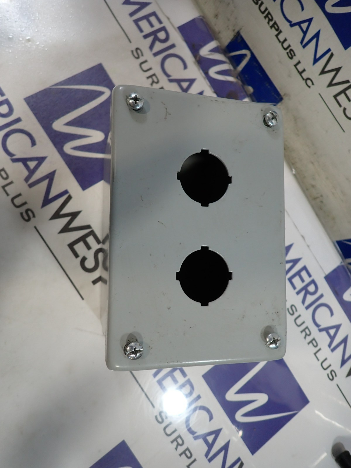 New Surplus Hoffman NVENT E2PBX Pushbutton Station 2 Hole Nema 12