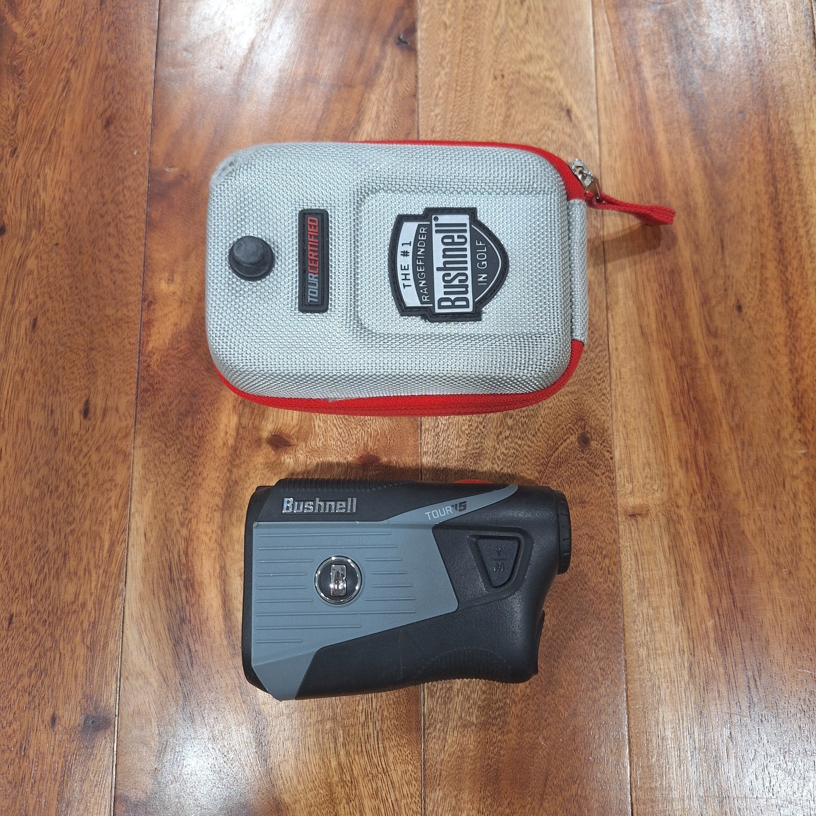 Excellent Bushnell Tour V5 Golf Rangefinder/ORIGINAL Case/New Battery/tested