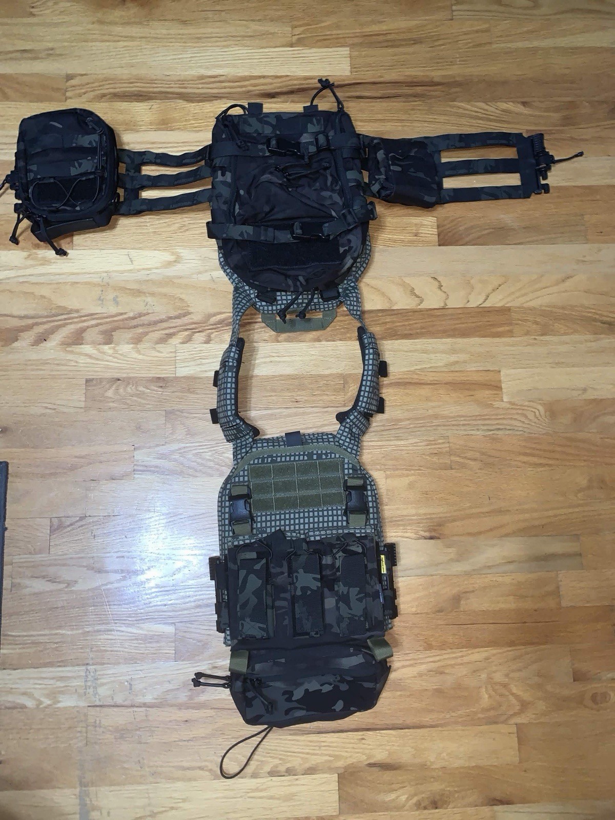Airsoft Plate Carrier Rig With Pouches