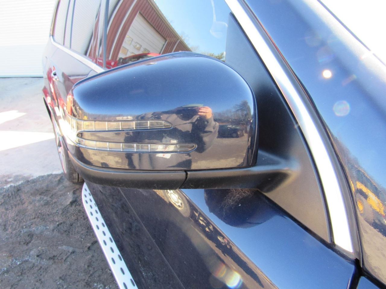 GLS63 2018 Glove Box 1100639