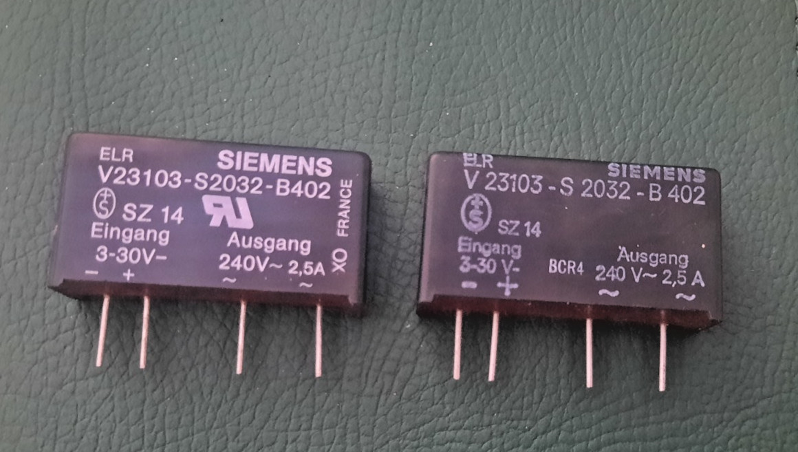 2X V23103-S2032-B402 Siemens Solid State Relay 3-30V DC Input, 240V 2.5A Output
