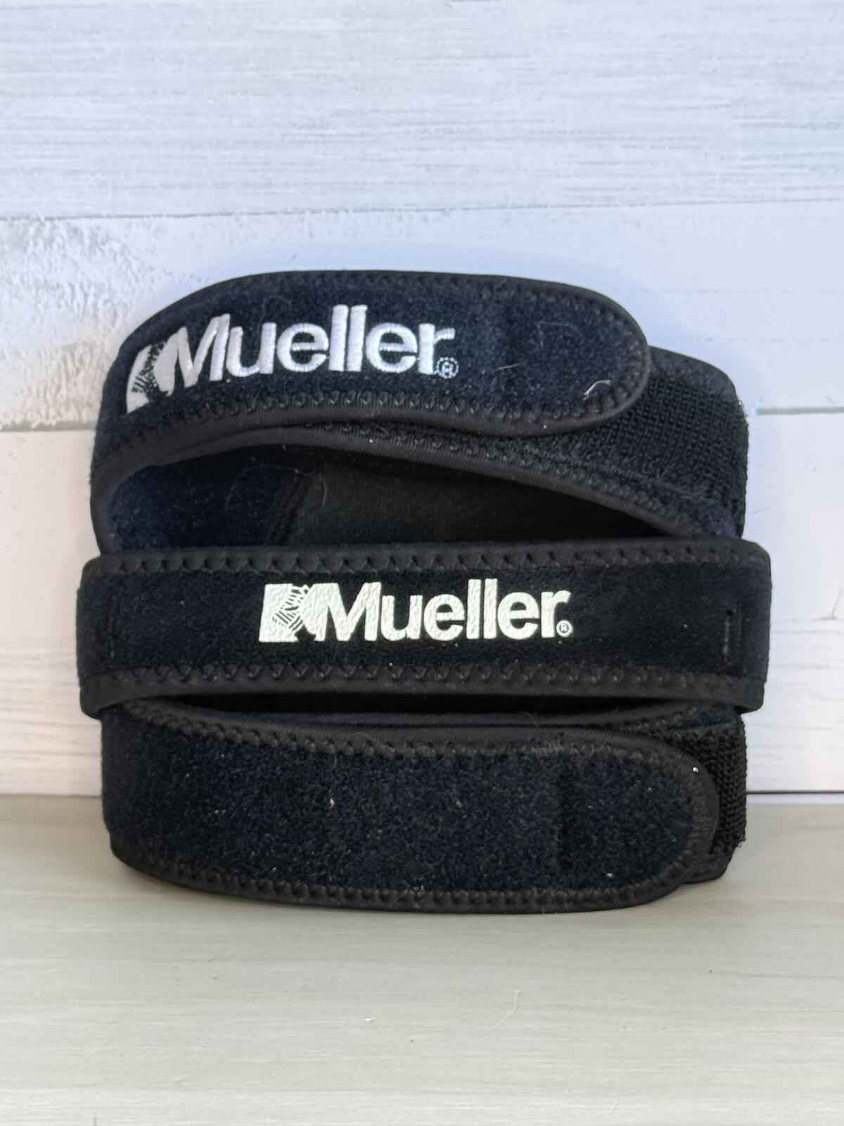 Mueller Adjustable Black Knee Strap Brace Support
