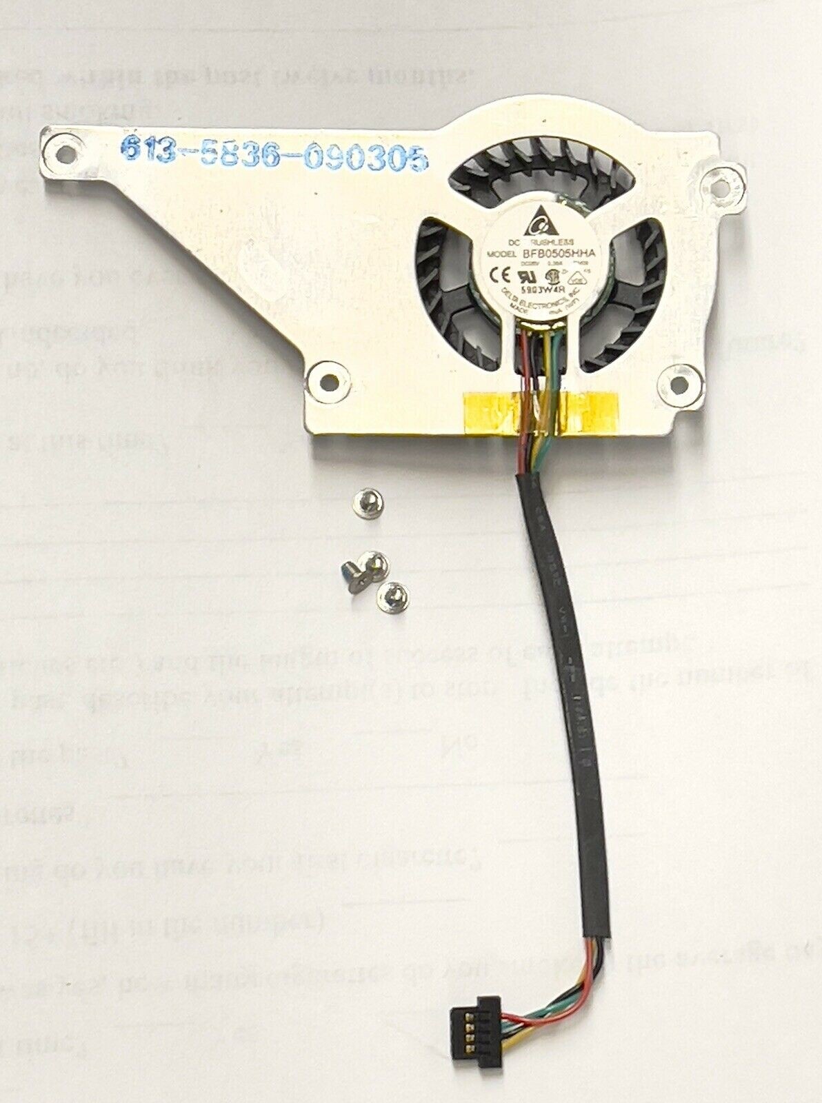 Apple iBook G4 14” A1134 Cooling Fan p/n 613-5836 w/Screws