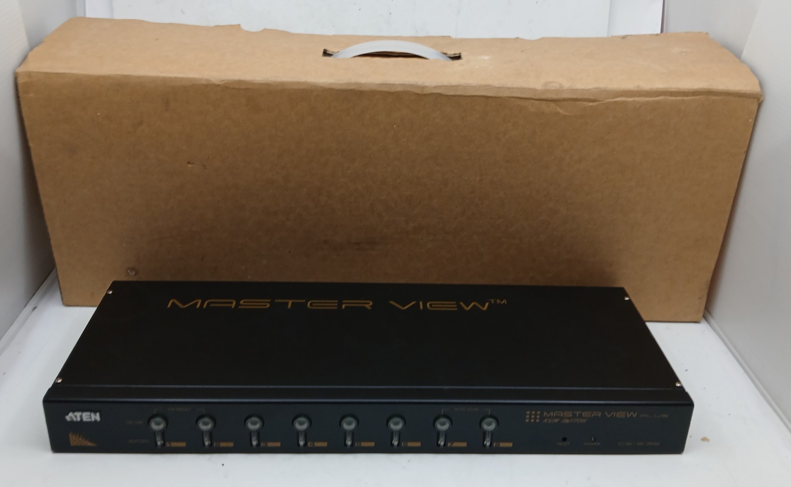 ATEN master view Max multi platform KVM switch USB / PS2 with audio CS-1758