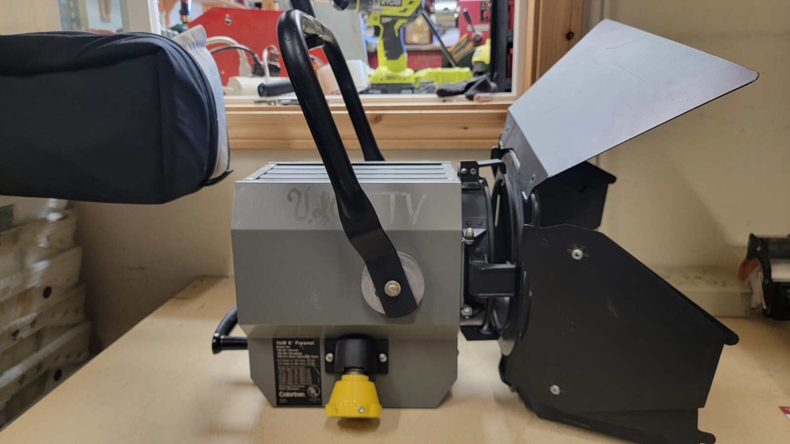 Colortran 1kW 6" Fresnel Light with Barndoors