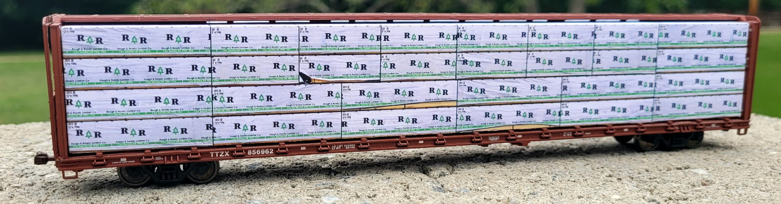 N SCALE: "R&R Lumber co" lumber load for RAPIDO, RED CABOOSE, MTL centerbeam CAR