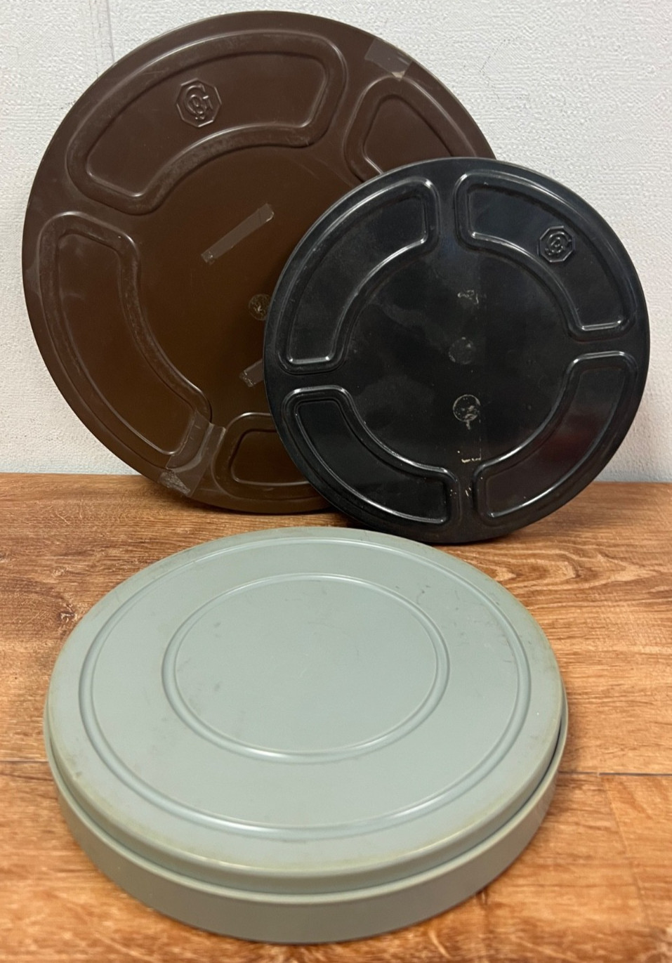 Lot of 3 EMPTY/No Reel Vintage Film Canisters: 2 Metal & 1 Plastic