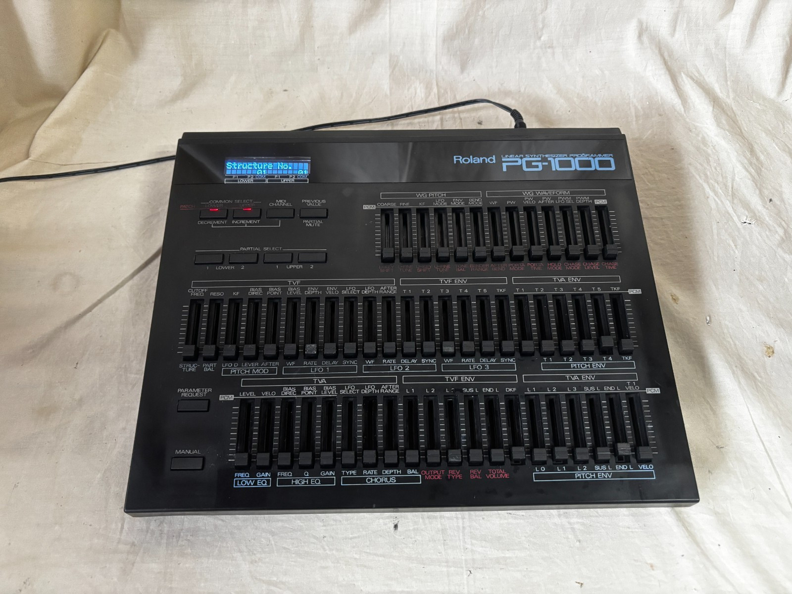 Roland PG-1000 Linear Synthesizer Programmer w/ power supply D-50 D-550