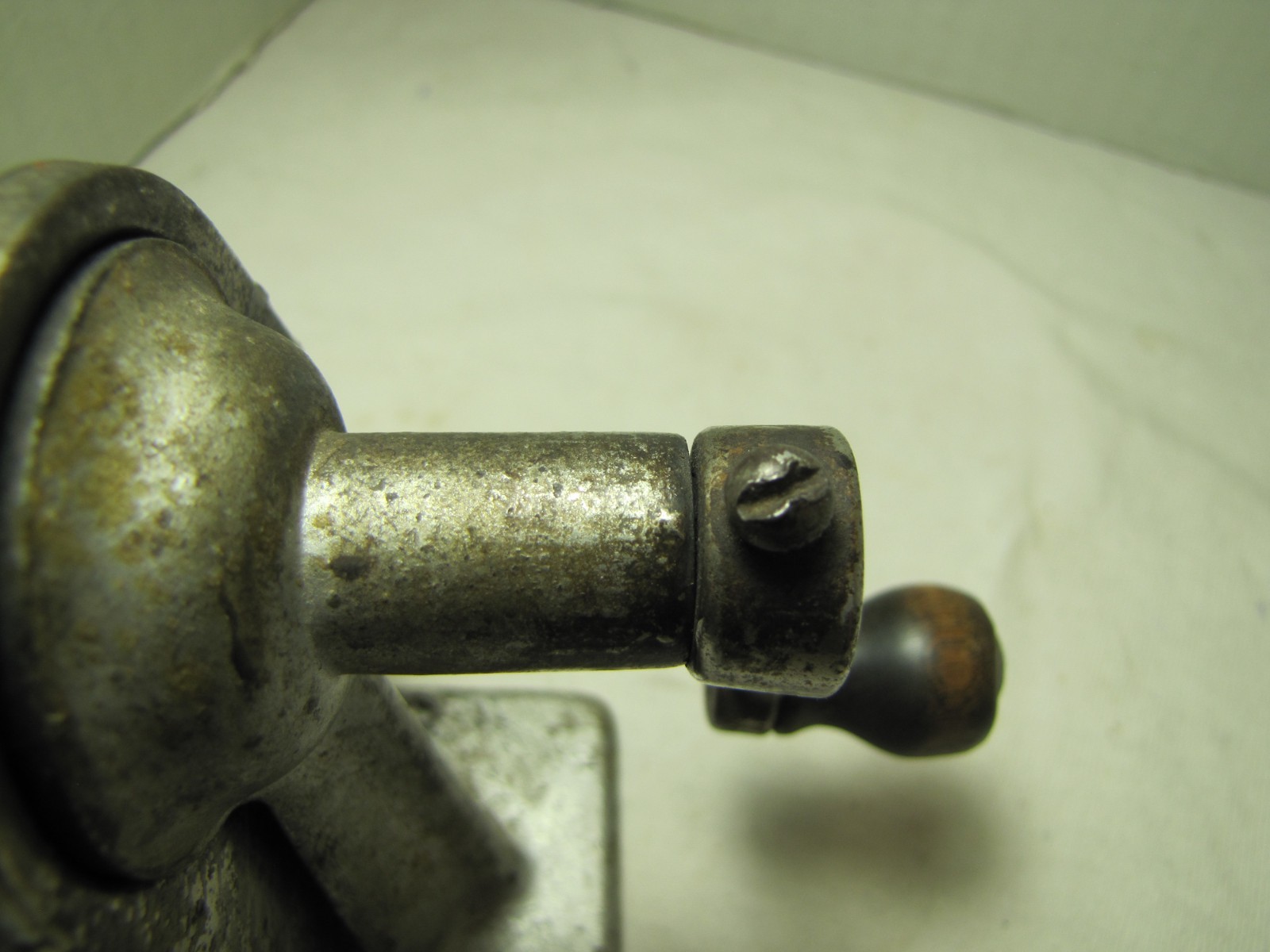 Vintage UNBRANDED Automatic Pencil Sharpener USED