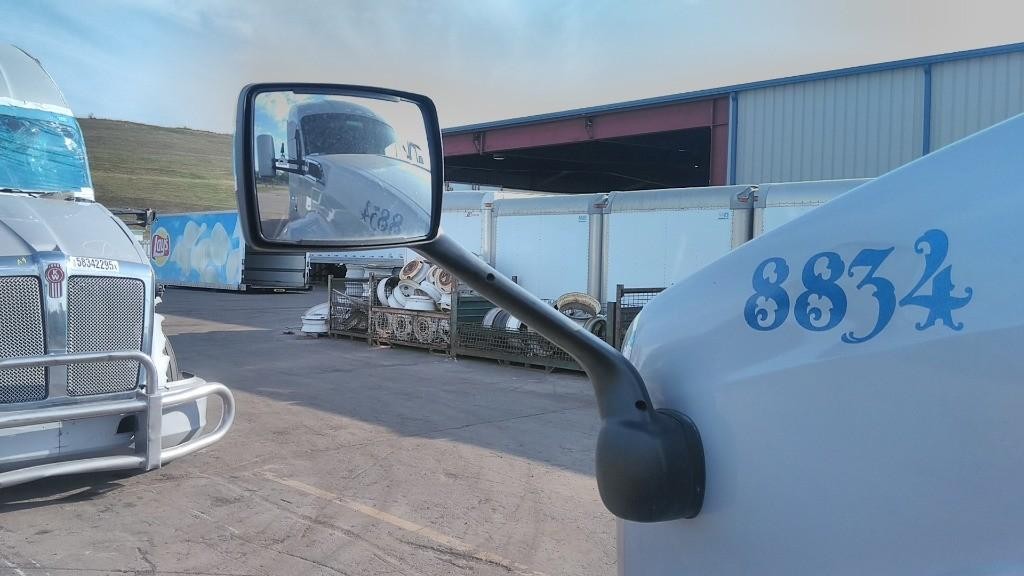For 2022 KENWORTH T680 FENDER/HOOD MIRROR Left ,  OH