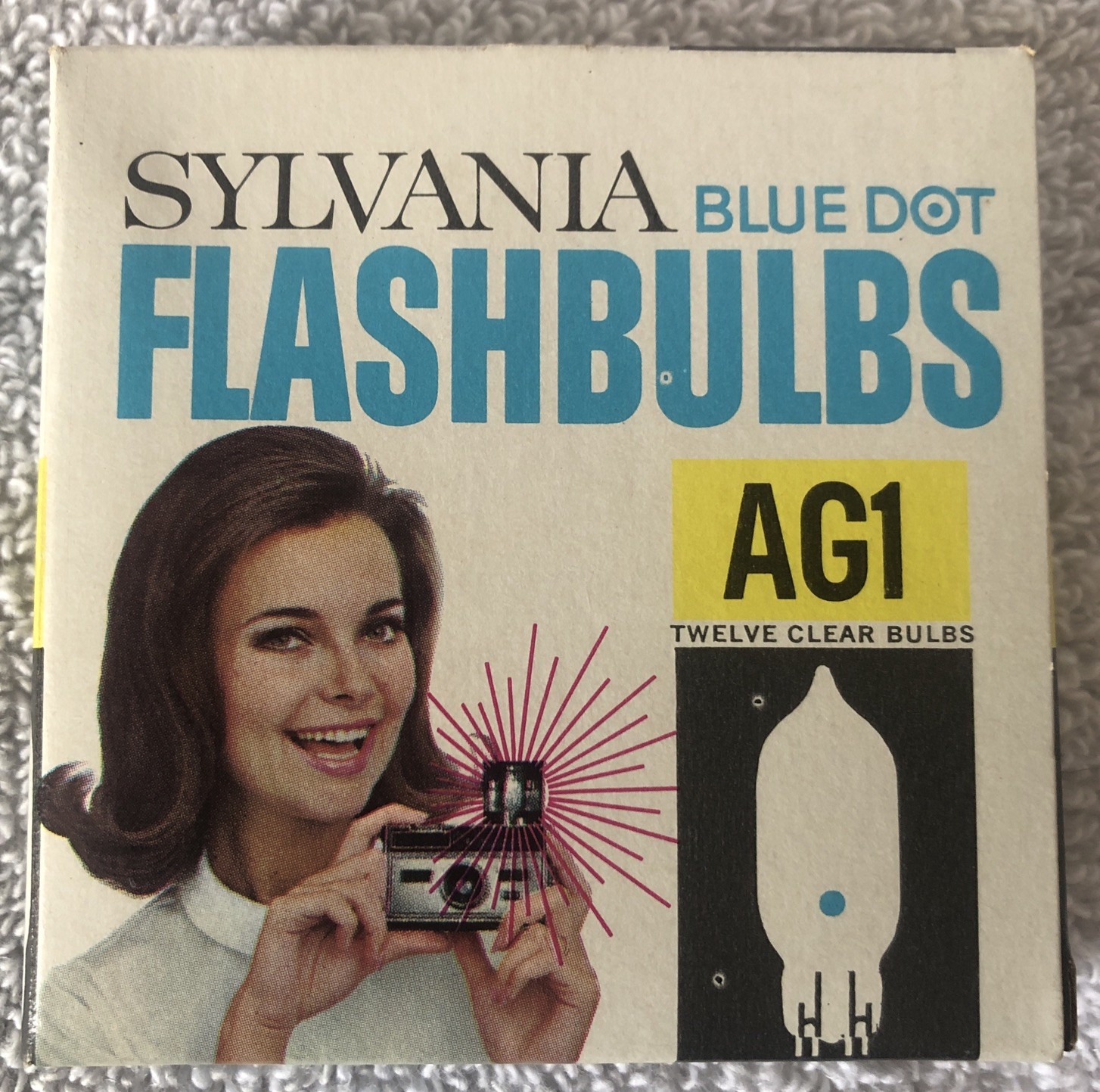 Sylvania Blue Dot Flashbulbs AG1 • 1 Box of 12 Clear Bulbs Vintage NOS