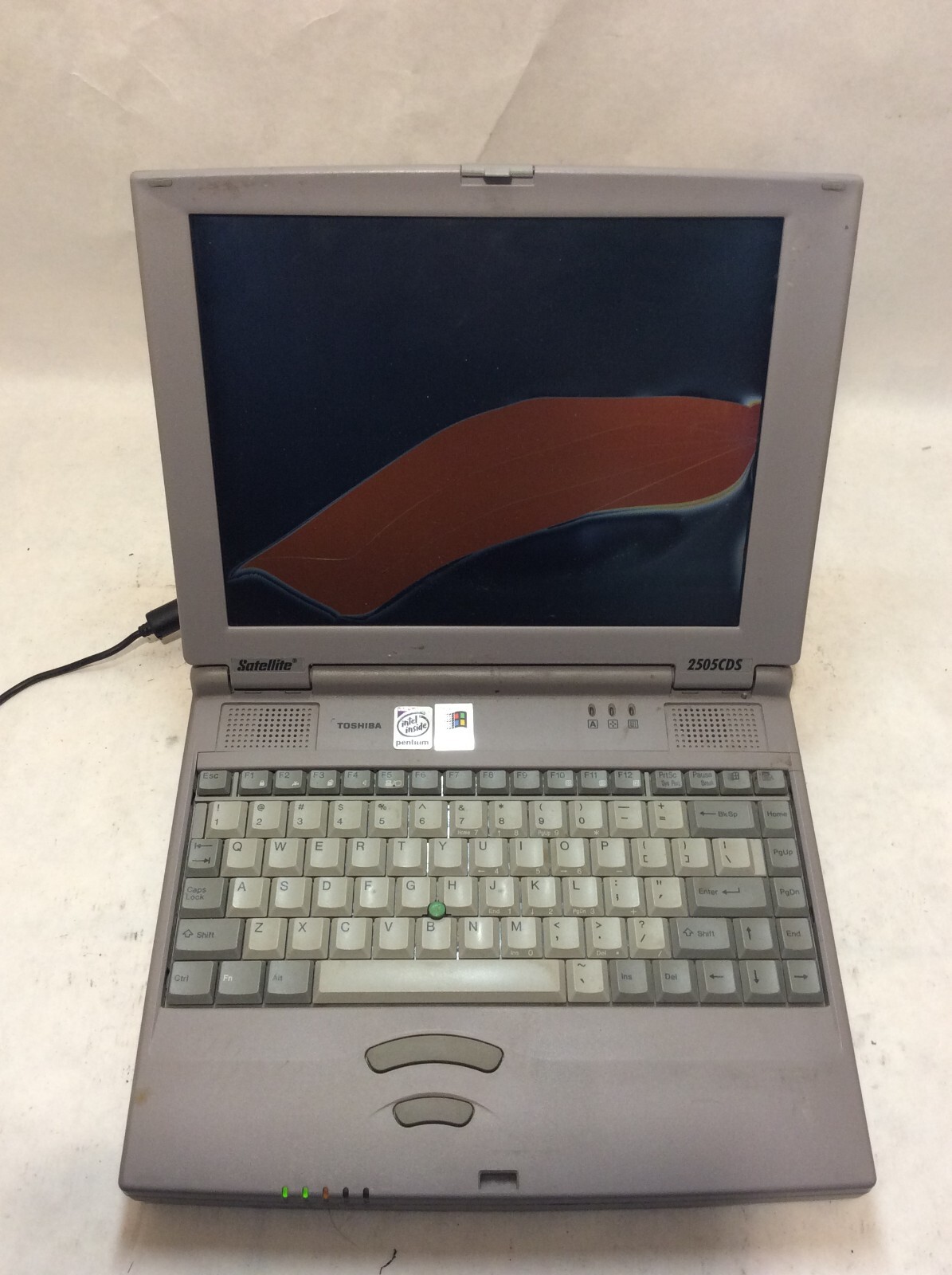 VINTAGE Toshiba Satellite 2505CDS Intel Pentium MMX RUINED SCREEN -PP