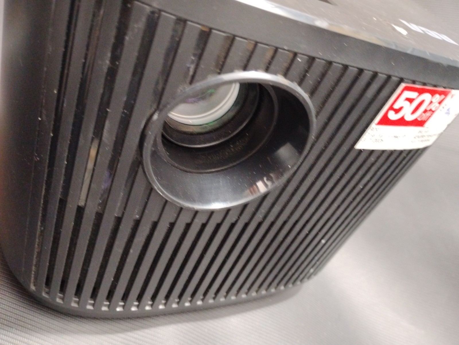 RCA RPJ185 Projector with charger