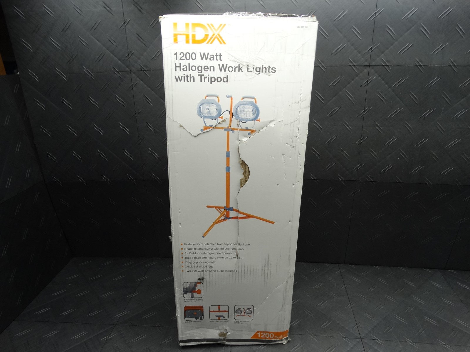 HDX 1200-Watt Halogen Tripod Work Light H1200DPT
