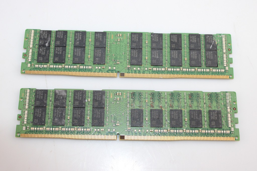 2 x Samsung 64GB DDR4-2666 PC4-21300 ECC LRDIMM Server Memory RAM (damaged)