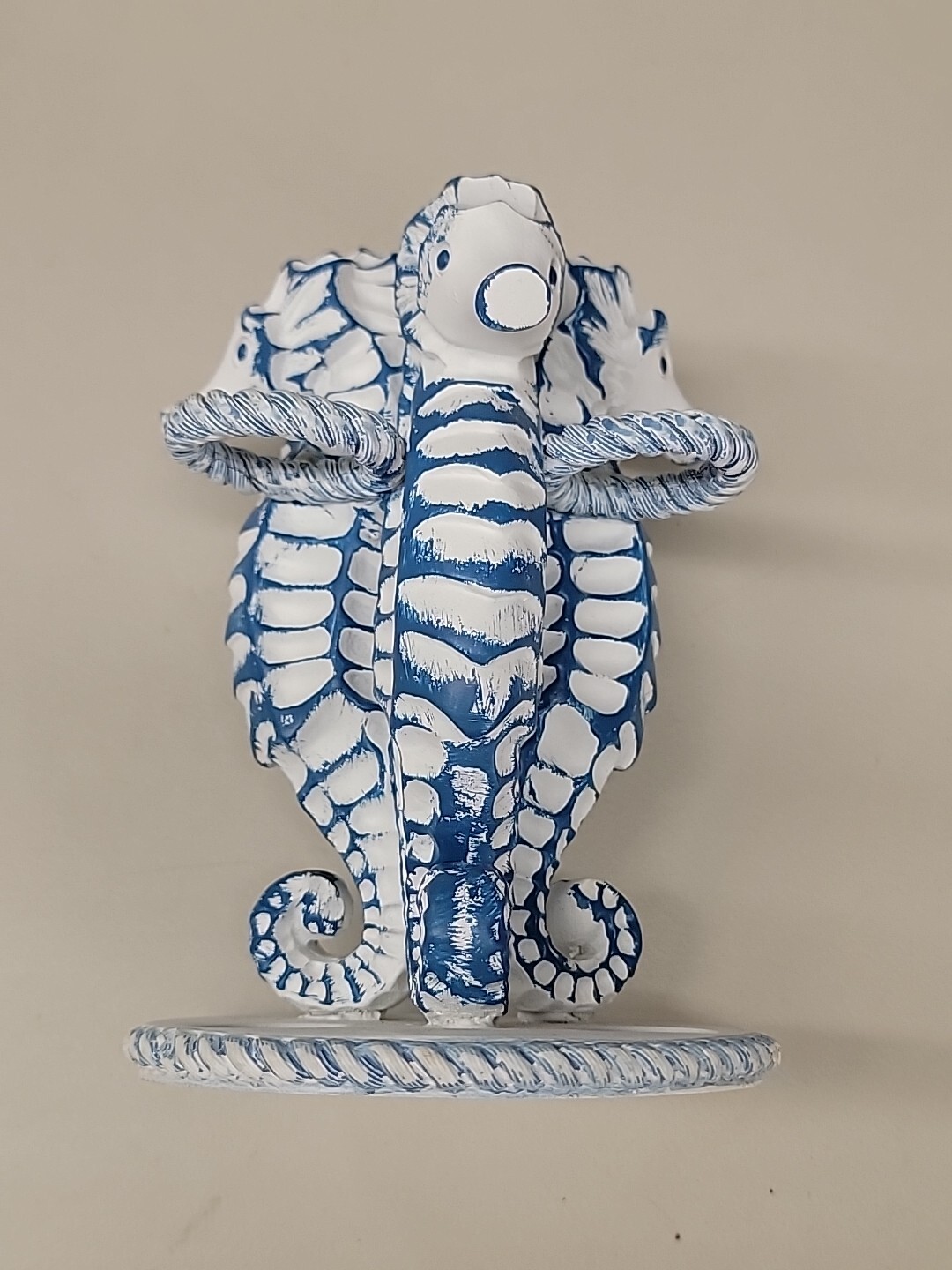 AVANTI Island View Toothbrush Holser Resin Sculpted Sea Horses 13689B