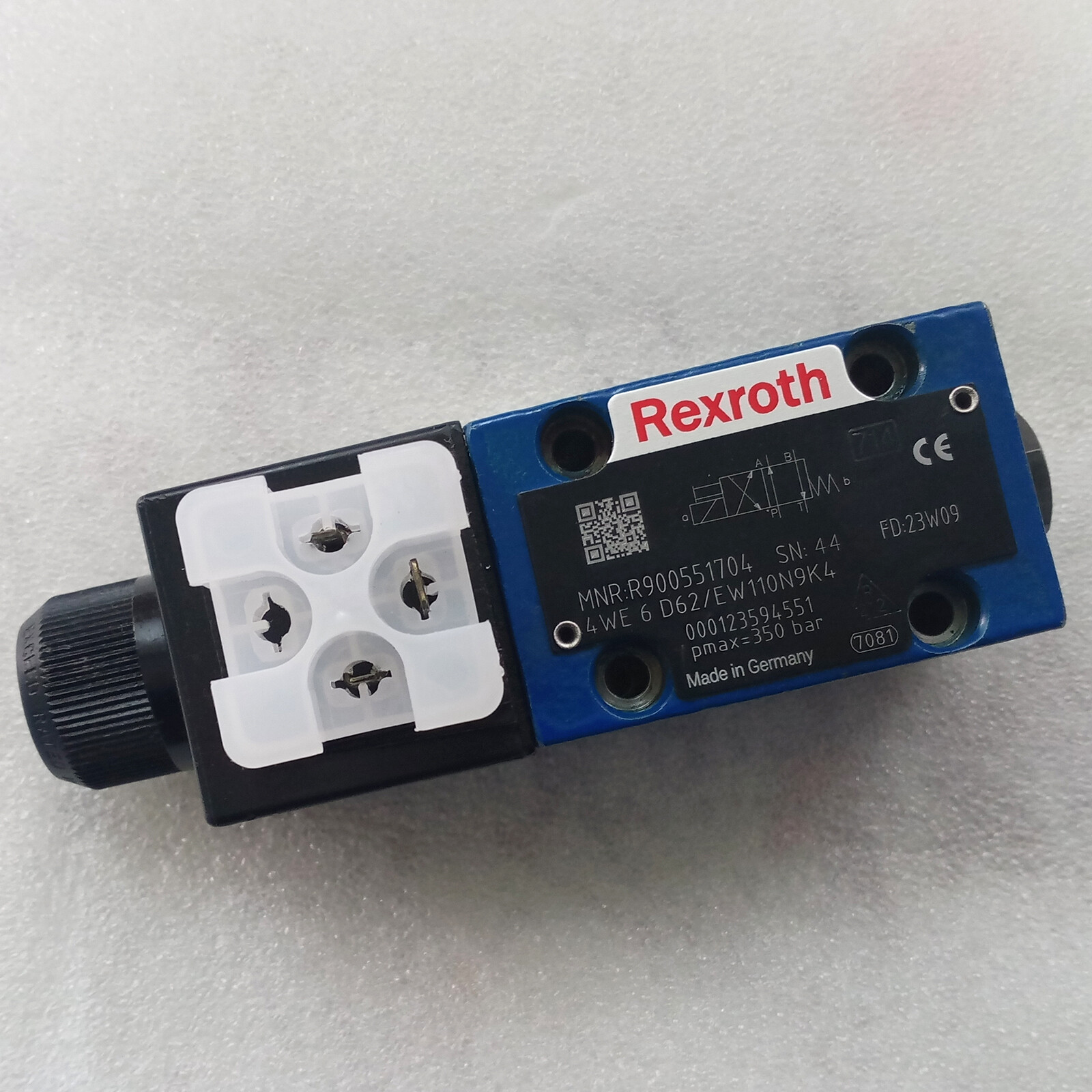 1PC VALVE 4WE6D62/EW110N9K4
