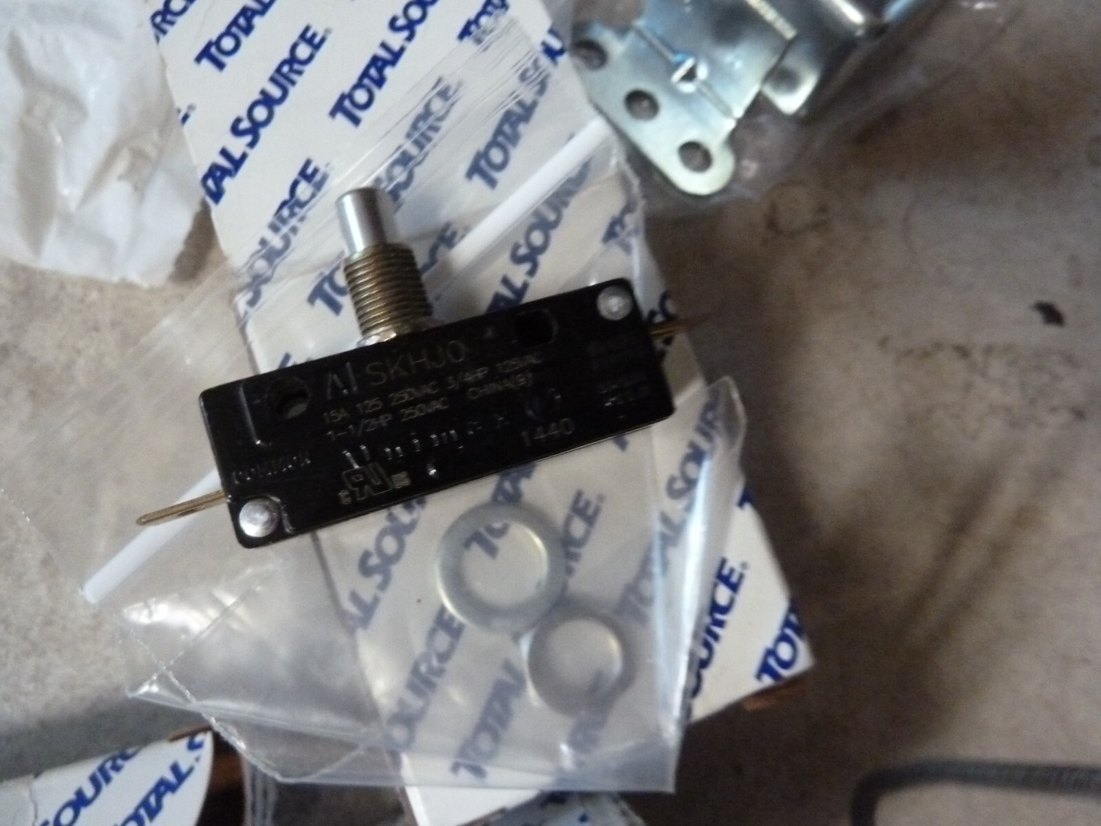 393-8216 LPM Switch