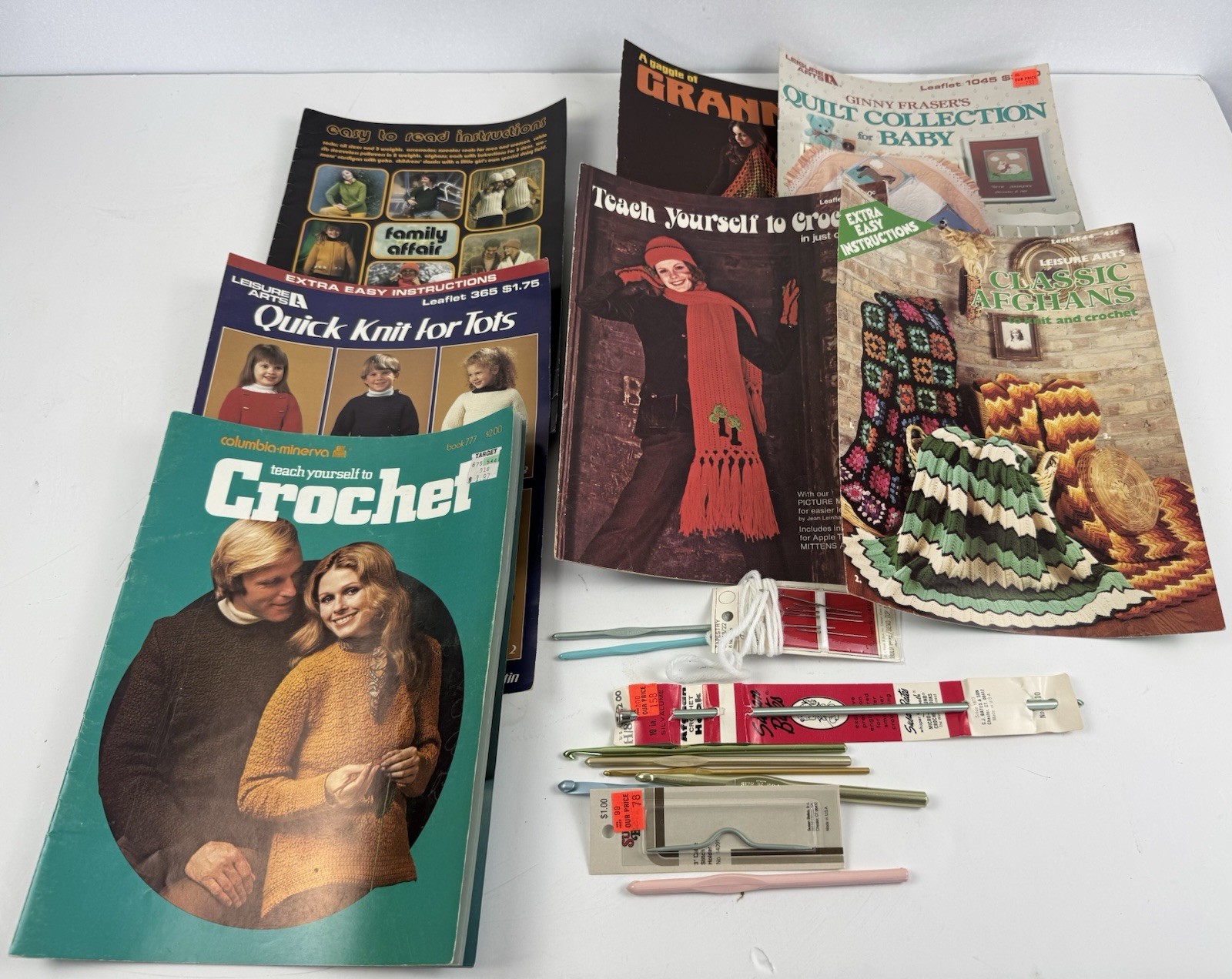 A Vintage Lot of Crochet Hooks & Pattern Instructions Various Sizes