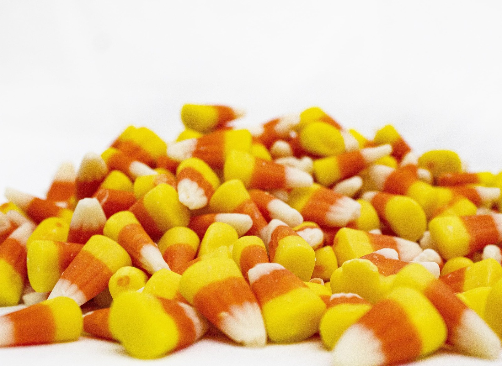 Classic Candy Corn – 1 lb Bulk Bag – Traditional Tri‑Color Orange Yellow Whit...