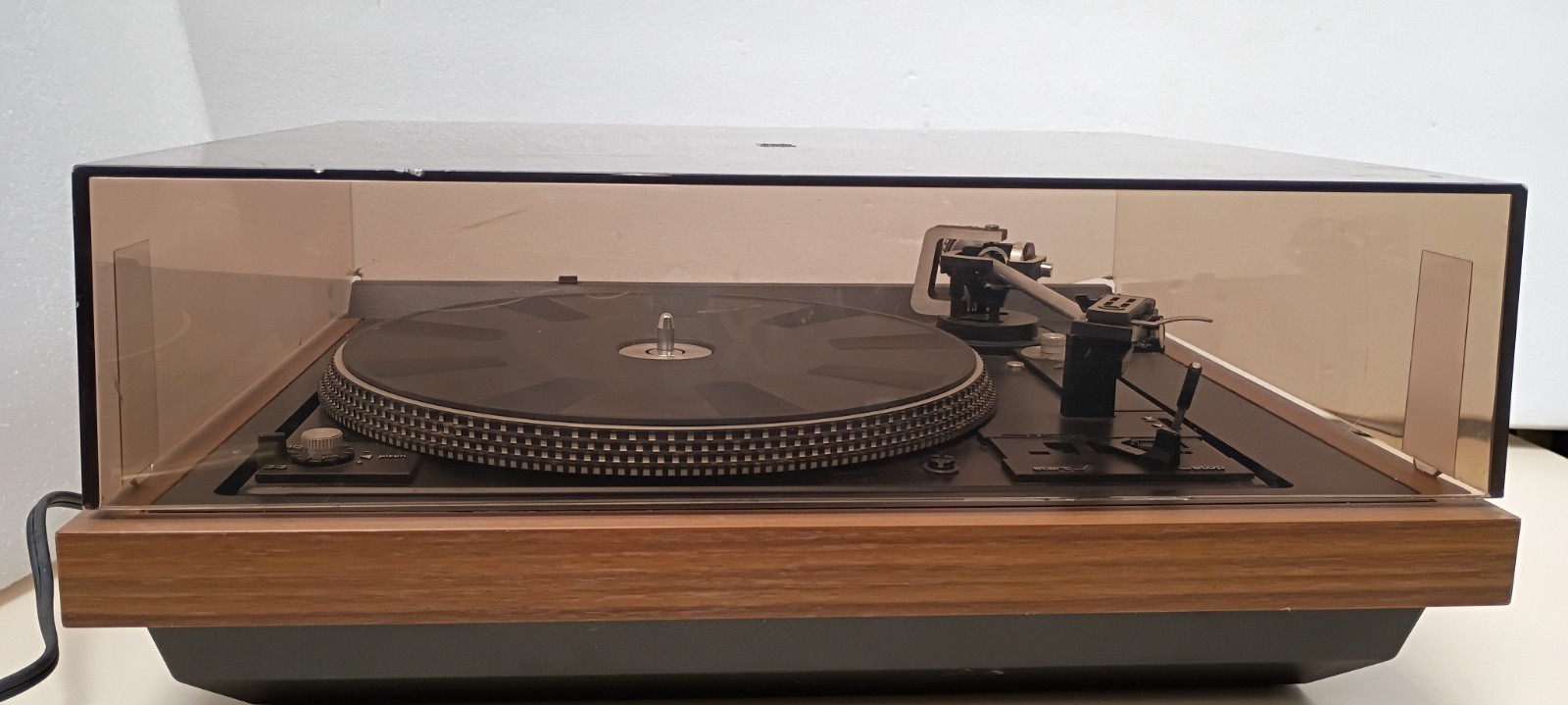 Vintage  Dual 1237 2  Automatic Turntable Spins  SELLING FOR PARTS OR REPAIR