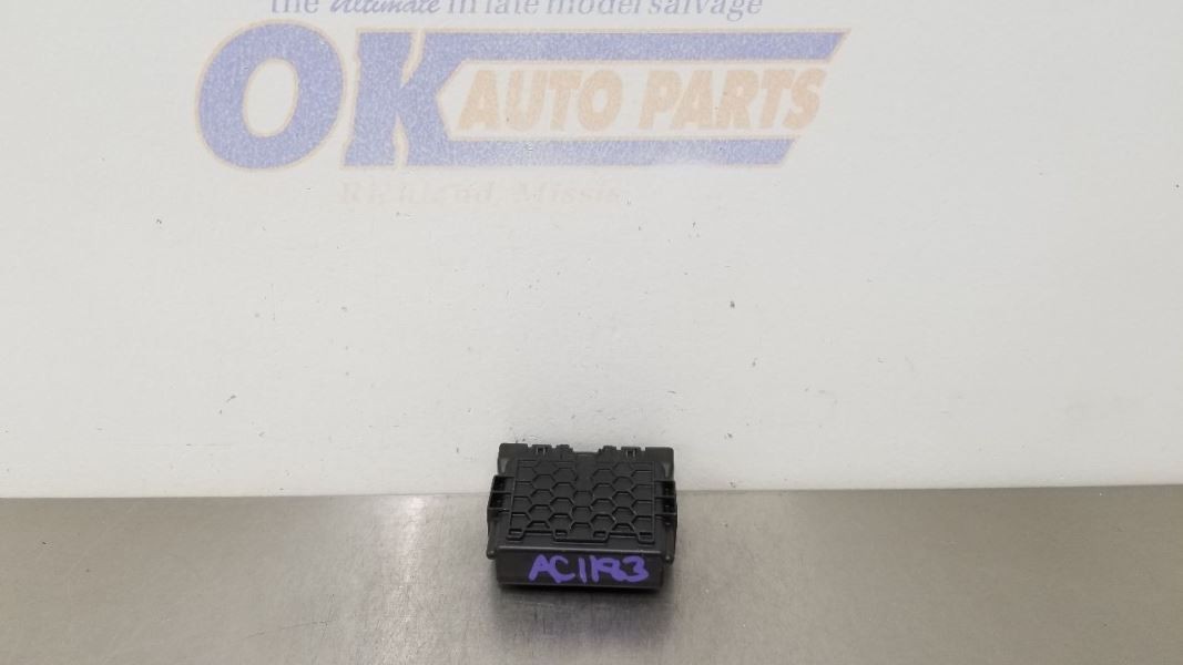 18 CHEVY CAMARO PARK ASSIST CONTROL MODULE 13521136