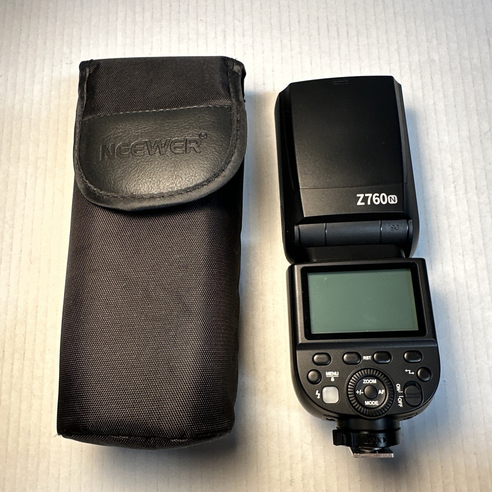 Neewer Z760-N Round Head Flash for Nikon Mint with Case (Battery Not Included)