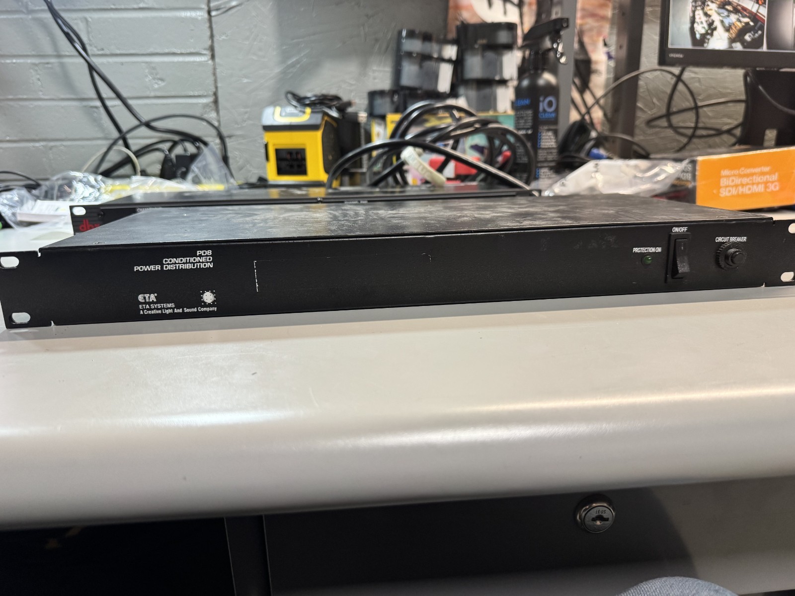 ETA PD8 Conditioned Power Distribution WORKING w/ Cord