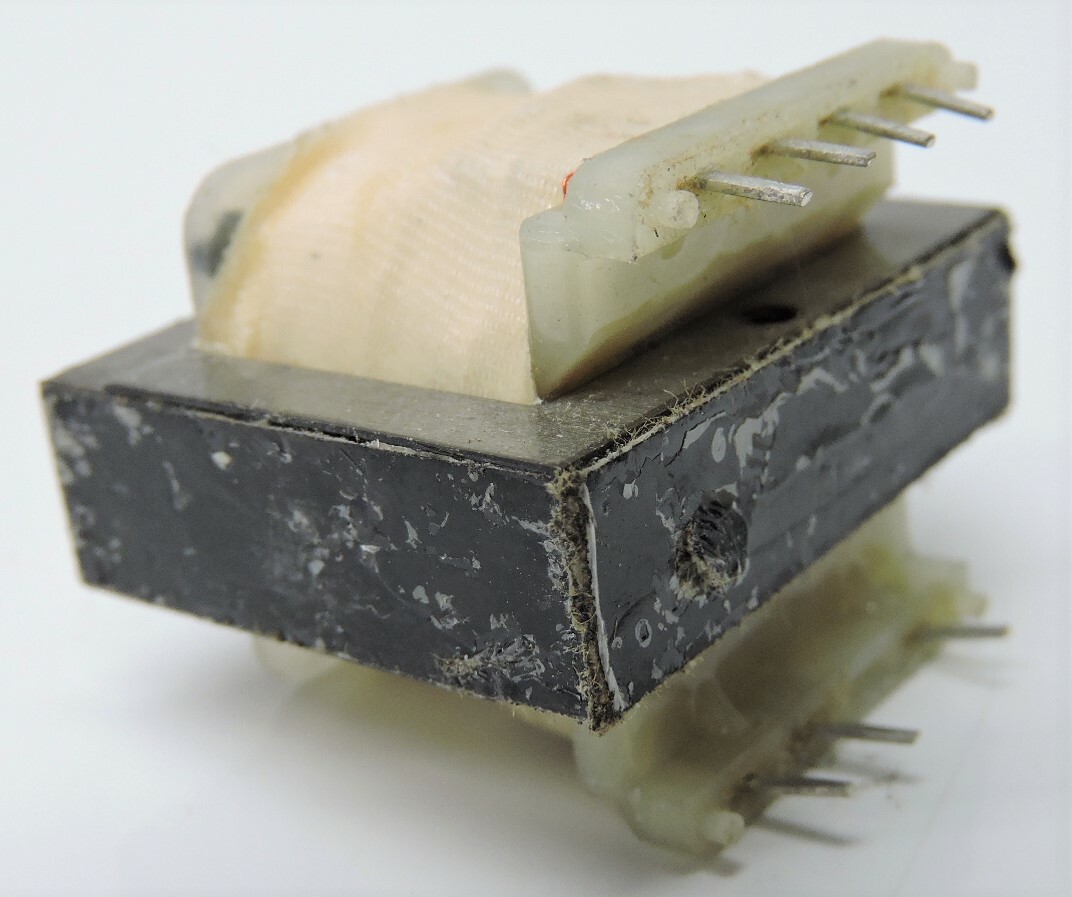 EIA696B1-2010 Voltage Transformer EIA696B1 - NEW!