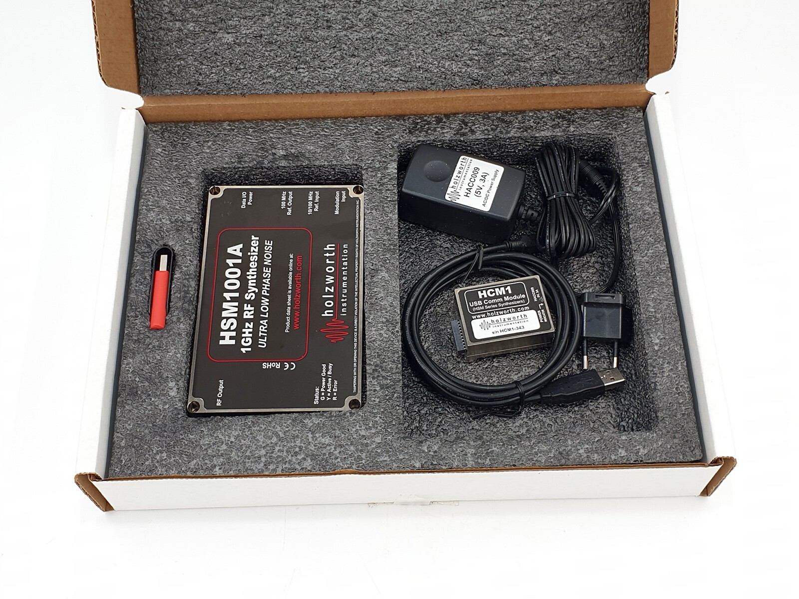 holzworth HSM1001A RF Synthesizer + HCM1 USB  ULTRA LOW PHASE NOISE