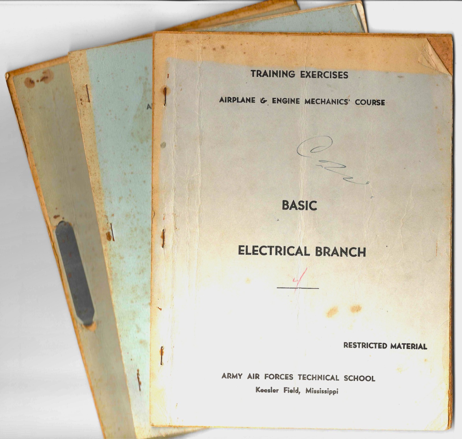 3 - 1945 Manuals - Airplane & Engine Mechanics Course Keesler Field MIssissippi
