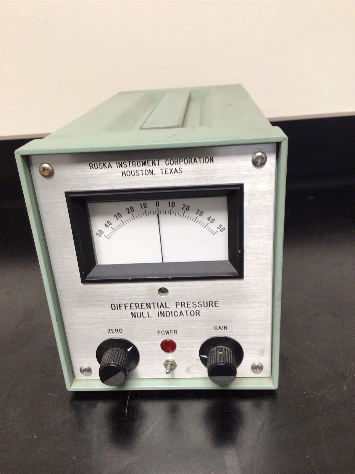 RUSKA INSTRUMENT 2416-708-00 DIFFERENTIAL PRESSURE NULL INDICATOR