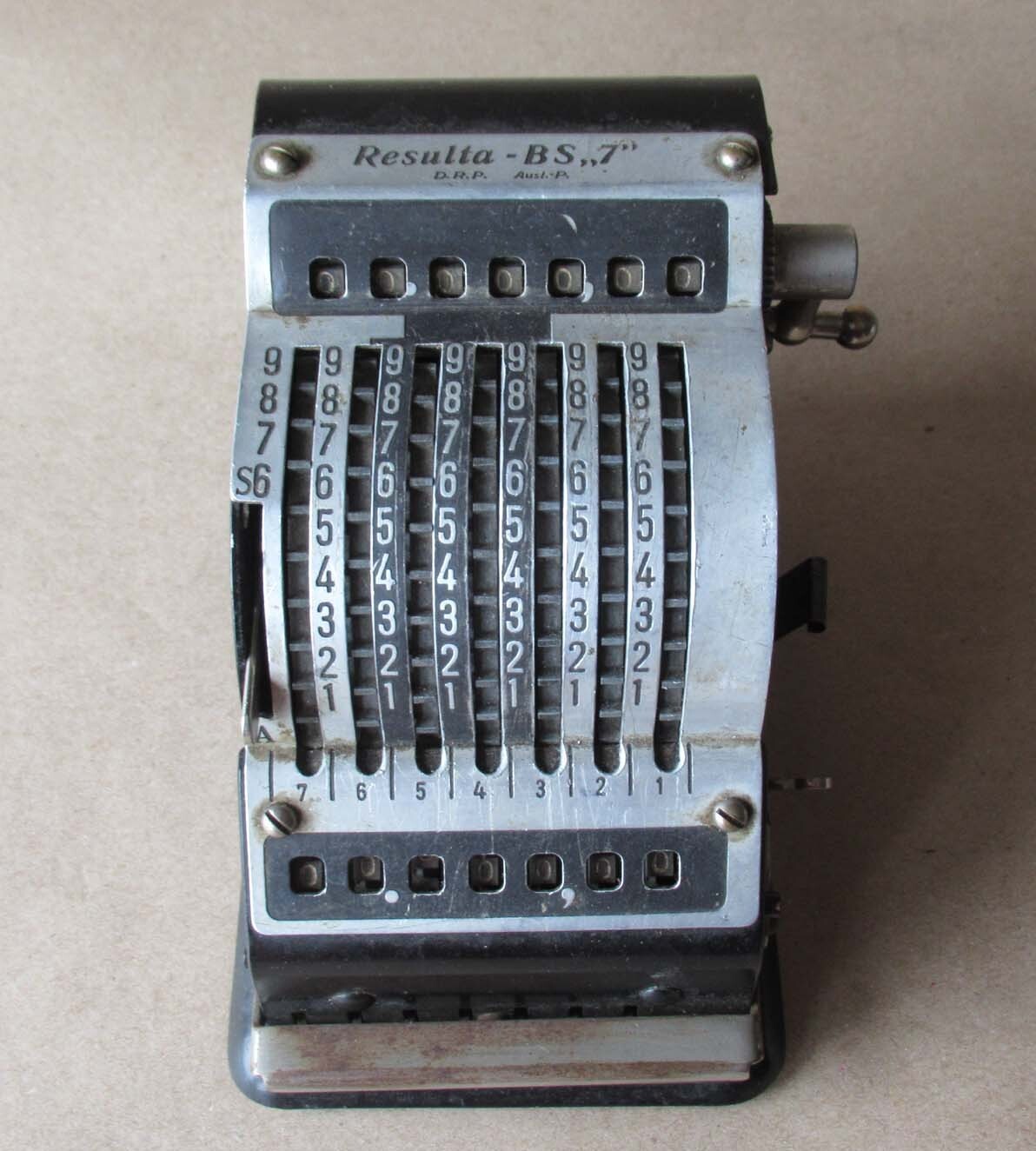 OLD GERMAN DESKTOP MECHANICAL TOOTHED-WHEEL CALCULATOR RESULTA BS7 FUNCTIONAL
